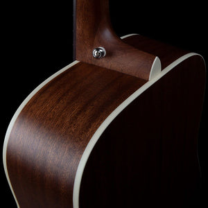 Art & Lutherie Americana Acoustic Electric Guitar in Natural 050703