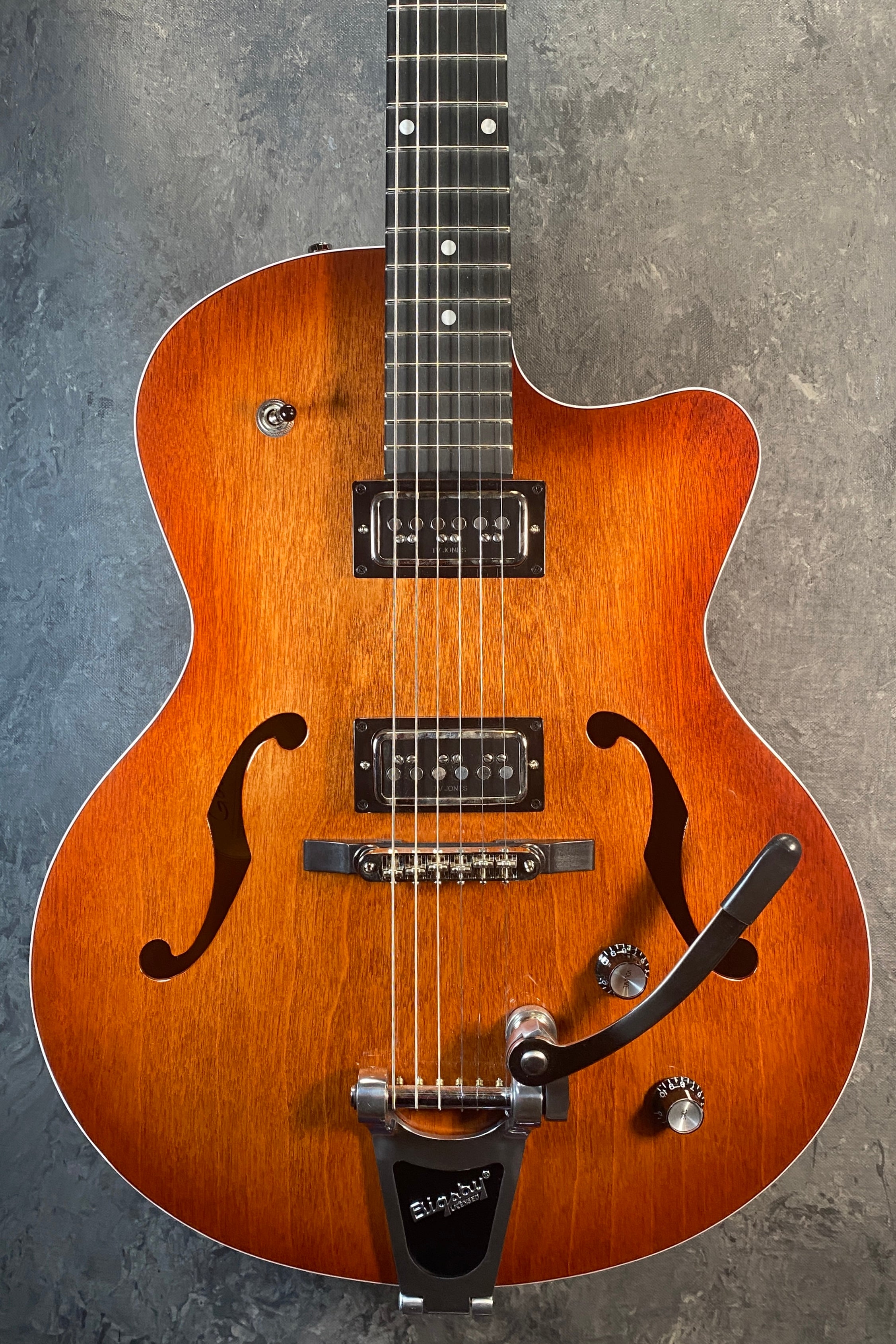 Godin 5th Ave Uptown T-Armond Havana Burst - The Guitar World