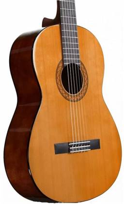 Yamaha C40 Full Size Nylon 6 String RH Classical Guitar in Natural