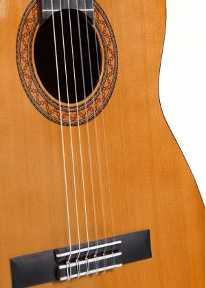 Yamaha C40 Full Size Nylon 6 String RH Classical Guitar in Natural