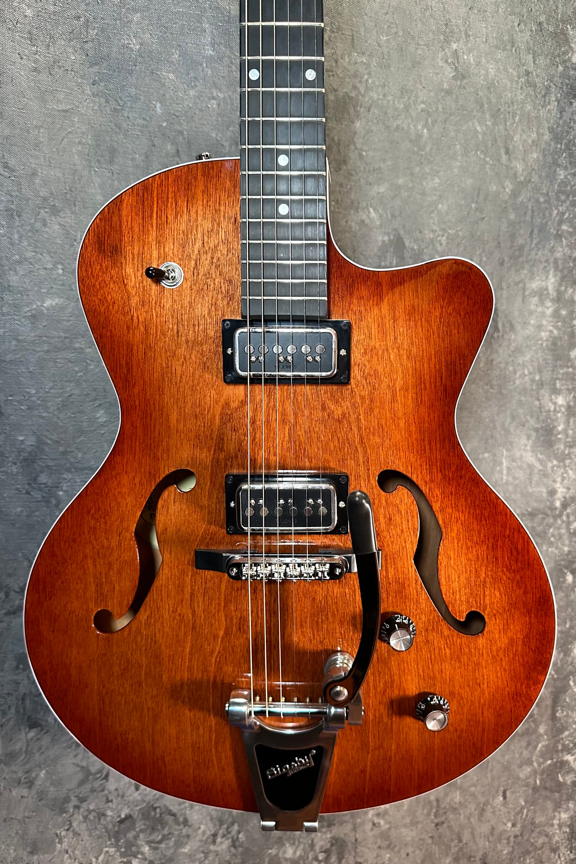 Godin 5th Ave Uptown T-Armond Havana Burst