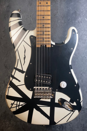 EVH Striped Series 78 Eruption Electric Guitar in Black with White