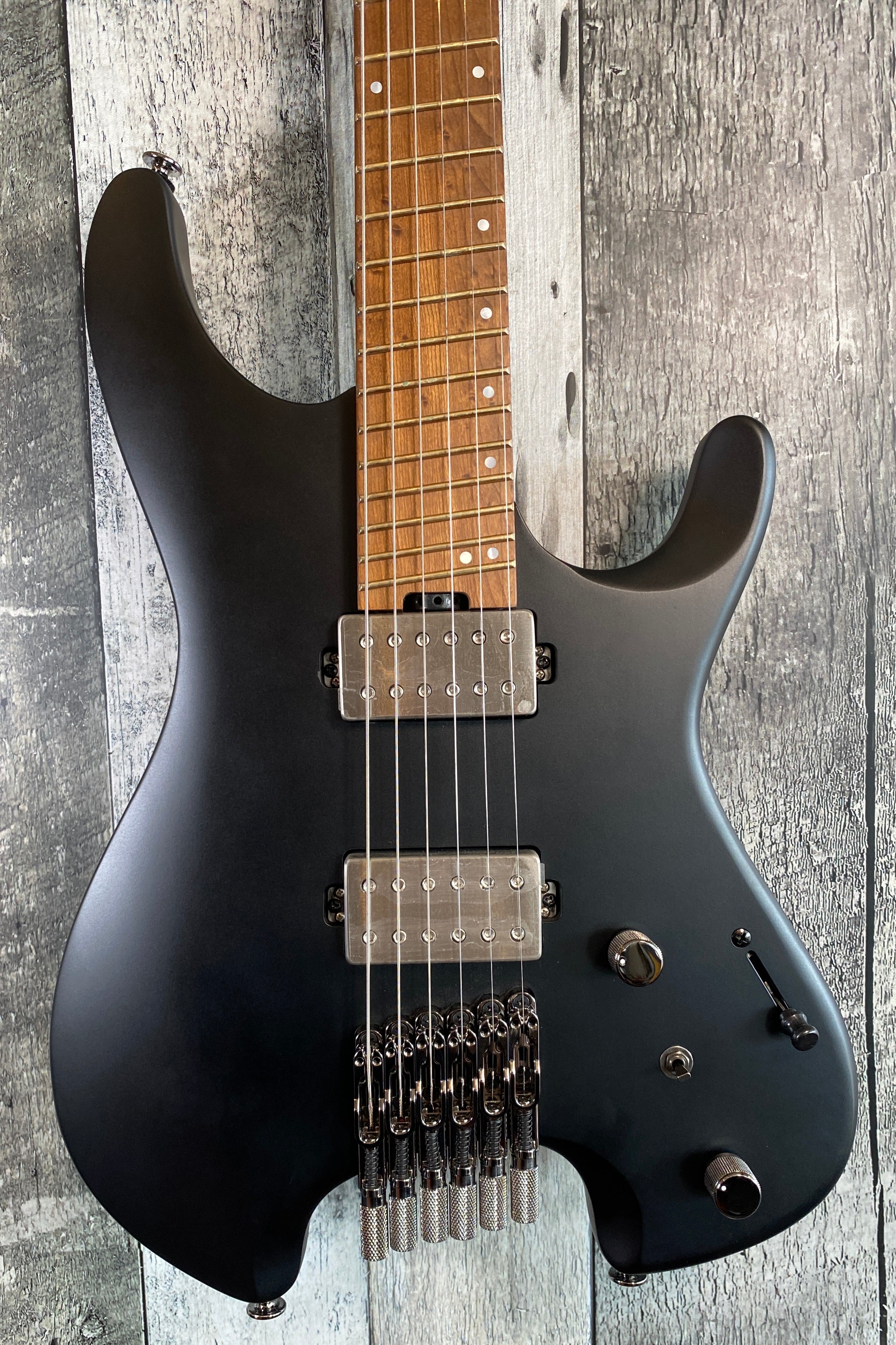 Q Standard Series QX52 Black Flat ヘッドレス Ibanez QX52BKF Quest